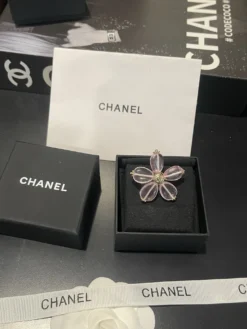 Alternative view of CHANEL Pins & Brooches F520260228006349