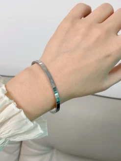 Alternative view of DIOR Bracelets E020260228012549