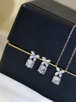 Alternative view of GRAFF Necklaces A0520260228007369