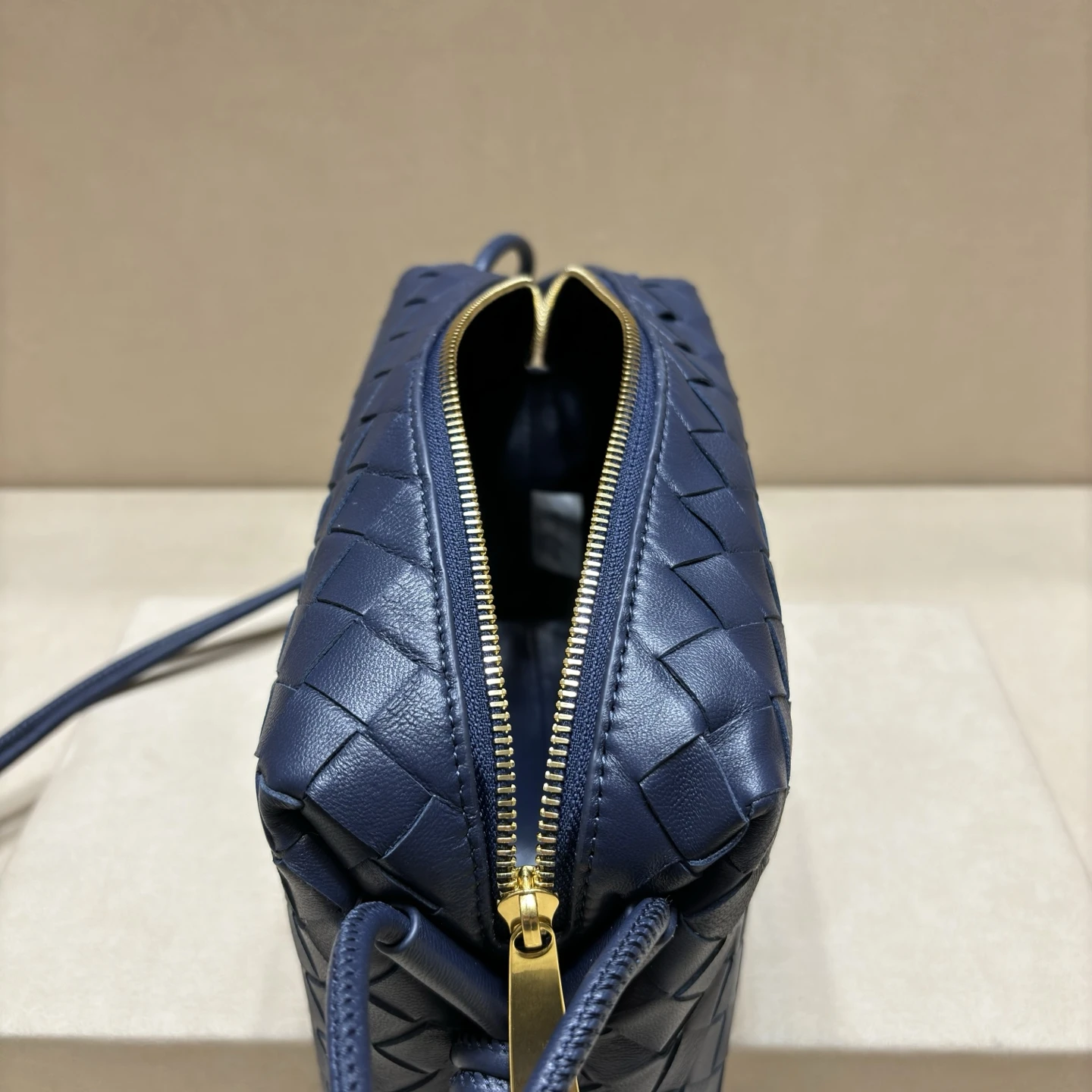 BOTTEGA VENETA Top-Handle & Tote 8cm F50202604010060229 - Image 6