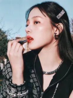 Alternative view of CHANEL Earrings F520260401068349