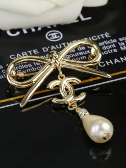 Alternative view of CHANEL Pins & Brooches D520260401060249