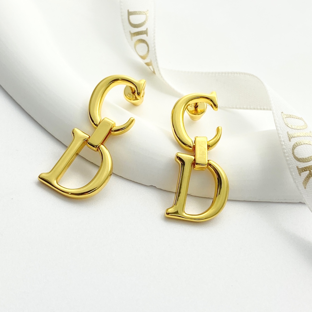 DIOR Earrings F020260401043649 - Image 8