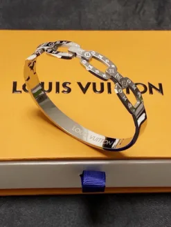 LV Bracelets E520260401039949