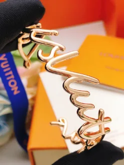 Alternative view of LV Bracelets F520260401017749