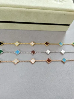 Alternative view of Uncategorized Bracelets A8520260401052089