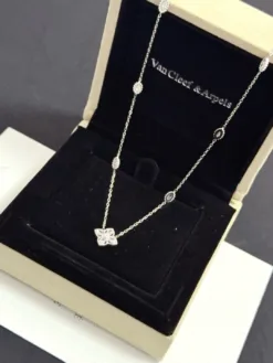 Alternative view of VCA Necklaces A0520260401066269