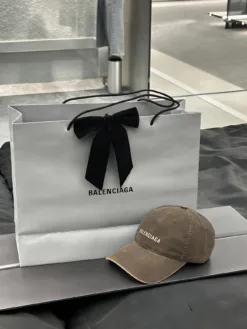 BALENCIAGA Hats & Caps D520260503560349
