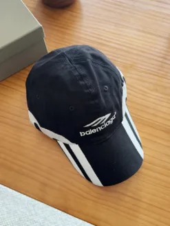 BALENCIAGA Hats & Caps D520260503670849