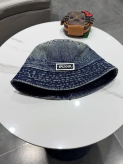 BALENCIAGA Hats & Caps F020260503477349