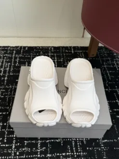 BALENCIAGA Sandals & Slides EU35-39 A9020260503193999
