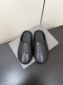 BALENCIAGA Sandals & Slides EU35-40 C10202605031202129