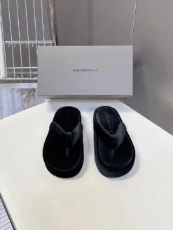 BALENCIAGA Sandals & Slides EU35-41 B40202605030335109