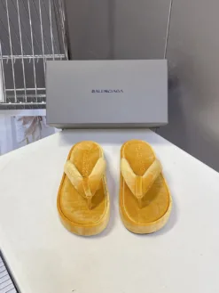 BALENCIAGA Sandals & Slides EU35-41 B40202605030336109