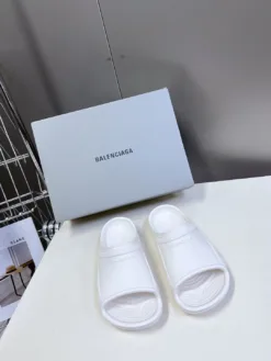 BALENCIAGA Sandals & Slides EU35-44 A8020260503313399