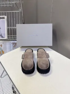 BALENCIAGA Sandals & Slides EU35-45 C20202605033116139