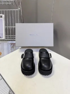 BALENCIAGA Sandals & Slides EU35-45 C20202605033117139