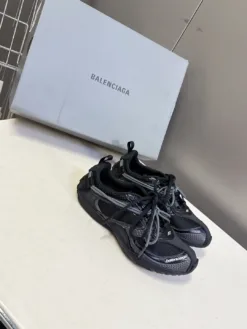 Alternative view of BALENCIAGA Sneakers EU35-45 C10202605031381129