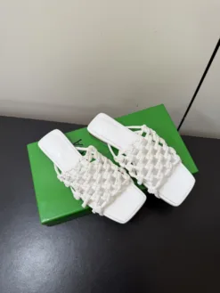 Alternative view of BOTTEGA VENETA Heels EU35-42 C30202605032308139