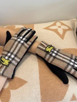 BURBERRY Gloves F520260503415549