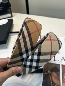 Alternative view of BURBERRY Hair Accessories D520260503075849