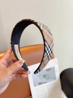Alternative view of BURBERRY Hair Accessories E020260503656249