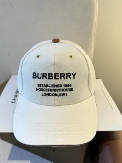 BURBERRY Hats & Caps D520260503648349