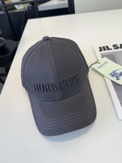 BURBERRY Hats & Caps E020260503323749