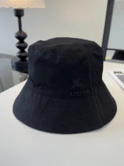 BURBERRY Hats & Caps E520260503161049