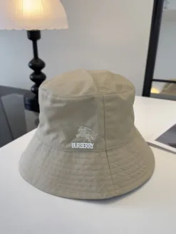 BURBERRY Hats & Caps E520260503482849