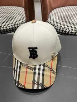 BURBERRY Hats & Caps E520260503647549