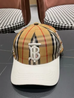 BURBERRY Hats & Caps E520260503647649
