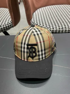 BURBERRY Hats & Caps E520260503647749