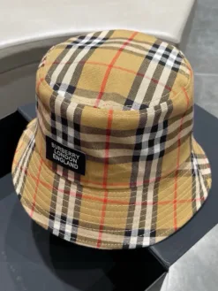 BURBERRY Hats & Caps F020260503523149