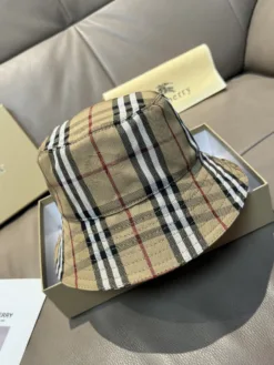 BURBERRY Hats & Caps G520260503184159