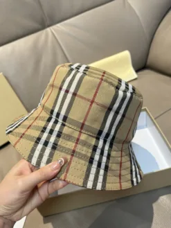 Alternative view of BURBERRY Hats & Caps G520260503184159