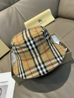 BURBERRY Hats & Caps G520260503184259