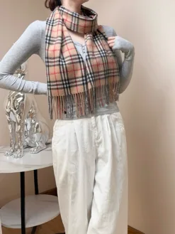 Alternative view of BURBERRY Scarves A0520260504620769