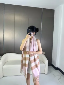 BURBERRY Scarves A1020260504353769