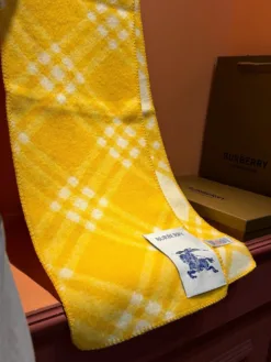 Alternative view of BURBERRY Scarves I520260504190459