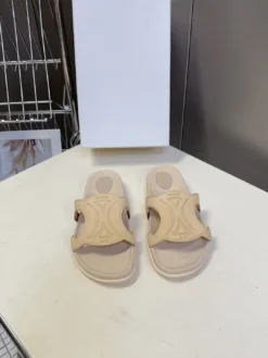 CELINE Sandals & Slides EU35-40 B70202605030397119