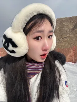CHANEL Ear Muffs A4020260503390679