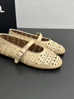 Alternative view of CHANEL Flats & Loafers EU35-39 C20202605031670139