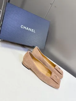 Alternative view of CHANEL Flats & Loafers EU35-41 C00202605030349129