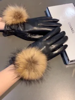 Alternative view of CHANEL Gloves A0520260503001569