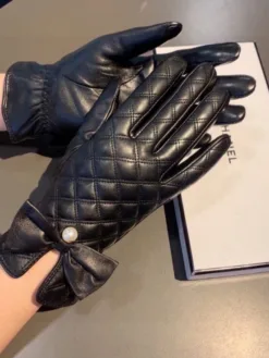 Alternative view of CHANEL Gloves A0520260503356069