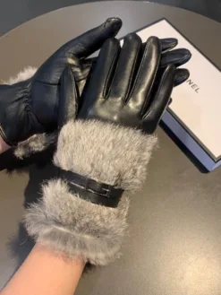 CHANEL Gloves A0520260503449469