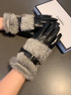 Alternative view of CHANEL Gloves A0520260503449469
