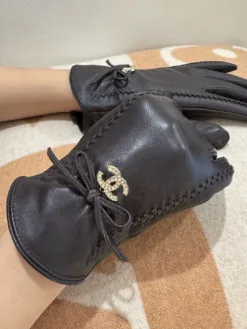 Alternative view of CHANEL Gloves A0520260503449669