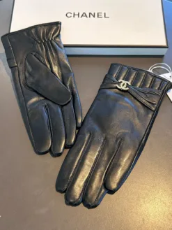 Alternative view of CHANEL Gloves A0520260503449769